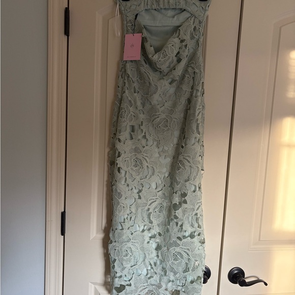 Hello Molly Floral Lace Midi Dress in Light Green - Picture 4 of 4